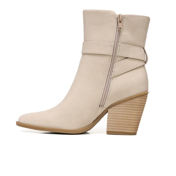 Naturalizer Boots - Picture 11 of 12